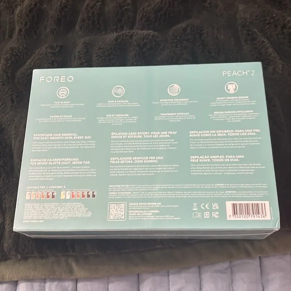 FOREO Peach 2 IPL Device in Light Green - Picture 2 of 2